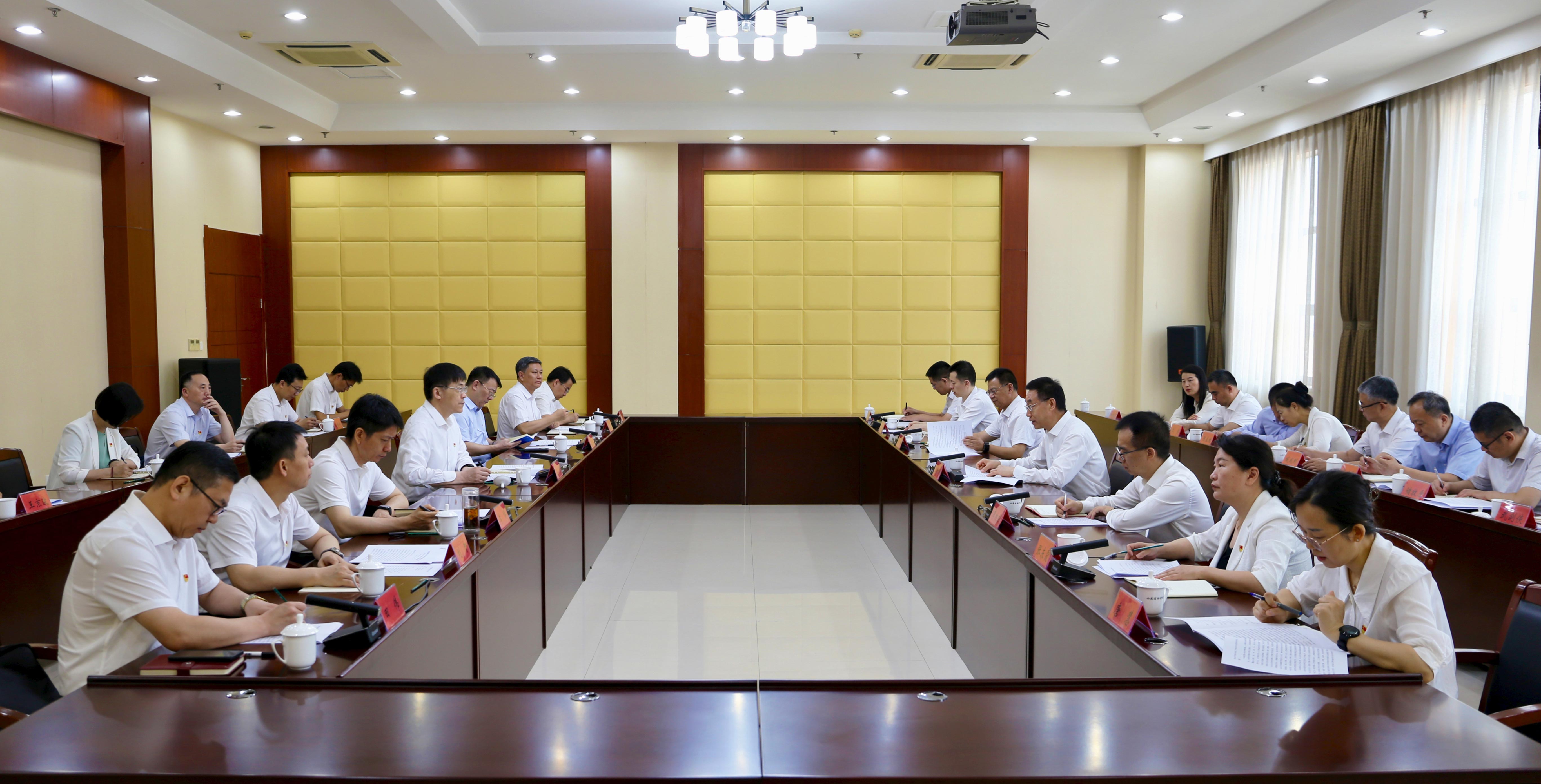 省医保局与省档案馆开展理论学习中心组联学共建